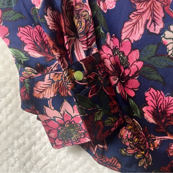 Talbots Soft Satin Charmeuse Top Stunning Floral Split Neck Long Cuffed Sleeve - Picture 6 of 10